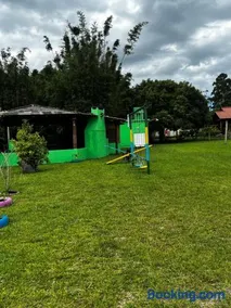 Casa na lagoa do Palmital com acesso à lagoa na propriedade e localizada apenas a 13 km da praia de Atlântida Sul e do Centro de Osório Lugar com Natureza-Wi-Fi 1 cama de casal e um beliche 2 solteiros - Image 2