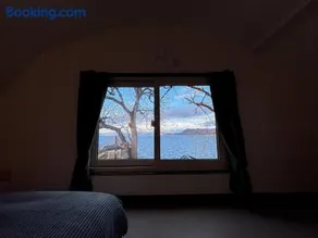 Toya Tiny Cabin - Image 3