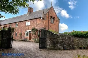 Wyvern House - Image 2
