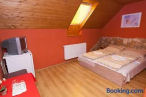 Páratlan Apartmanház - Image 3