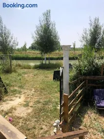 Roulotte au bord du canal du midi argeliers - Image 2