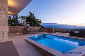 Upper View Villa, with private pool - Image 1