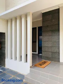Platinum Setrasari Guest House 5BR Private Pool Bandung - Image 5