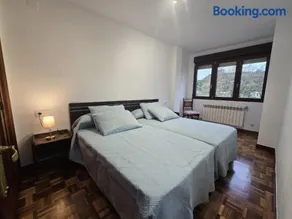 APARTAMENTO Céntrico Familiar 3 Habitaciones - UNQUERA RH24 - Image 4