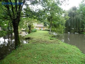 Gîte de caractère avec étang privé, jardin clos et cheminée, parfait pour les familles - FR-1-426-121 - Image 2