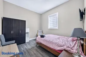 Private Richmond Suite Near YVR & Steveston - Image 4