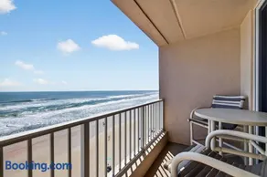 Shoreline Tranquility at Southpoint - Image 4