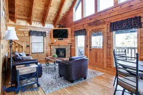 Whisk-A-Way - Hot Tub, Pool Table & Jacuzzi! - Image 3