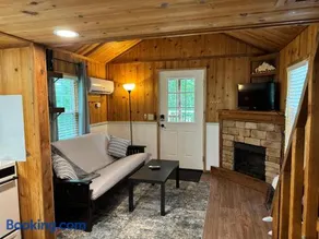Private Wooded Setting, Pet Friendly, Fenced Yard - Image 5
