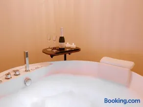 Chalet romantique - Jacuzzi privatif - King size - Image 1