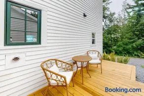 Friendly home with our separate condos & free WiFi in the heart of downtown - Image 4