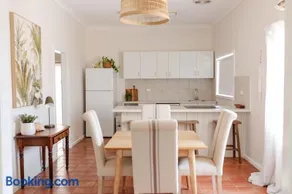 Pet Friendly Family Home in Bluff Point - Image 2