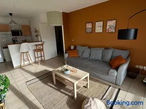 Appartement T2 avec balcon, lumineux, au calme. - Image 1