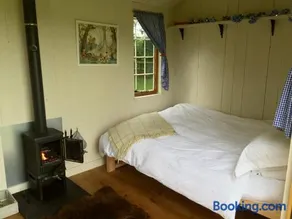 Mollies Hut - Image 4