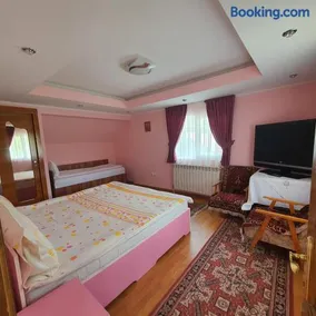 Apartament 3 camere strada Bailor Baltatesti - Image 1