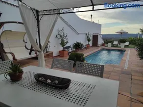 Encantadora casa con piscina privada y vistas panorámicas - Image 1