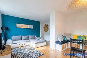 Grand salon, 2 chambres en centre-ville - Image 2