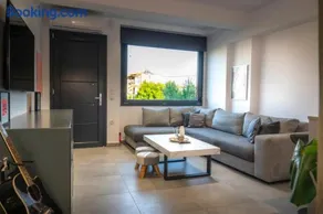 Berries Luxury Apartments - Image 4