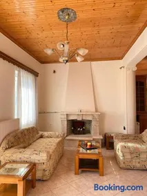 Fourlani's Apartments - Image 2