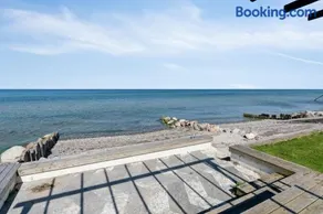 Holiday Home With Private Beach And Sea View - Image 2