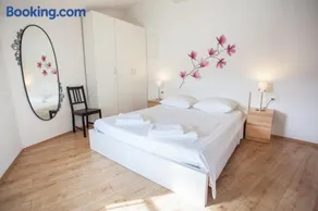 Apartment Pogled na luku - Image 2