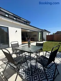 The Crescent Villa Lancing - Image 4