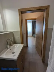 Heuriger und Gästezimmer Schmidt - Image 2