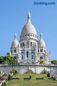 Haussmannian elegance close to Montmartre - Image 3