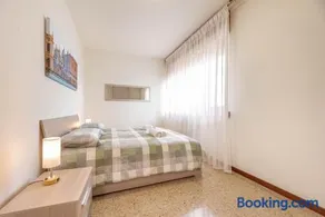 Sole Apartment Residence In Venice - 5min from Airport - Image 4