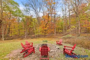Wooded Chalet w Hot Tub & Indoor Pool, Gym Access - Image 4