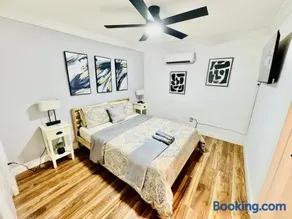 Retreat in Style Private Peaceful Miami Bungalow - Image 3