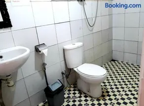One Homestay and Warung - Image 2