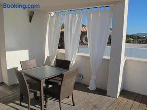 Seafront, amazing view, sand beach, WiFi - Image 3