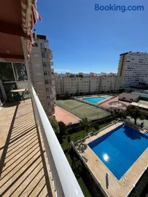 Ático con terraza y vistas al mar - Image 2
