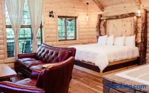 Cricket Hill Treehouse by Amish Country Lodging - Image 4