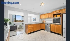 Ocean-View Retreat for Family Getaways Wollongong - Image 3