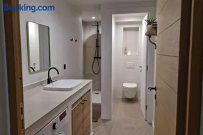 Appartement Indépendant avec Jardin et Piscine en Provence - Image 4