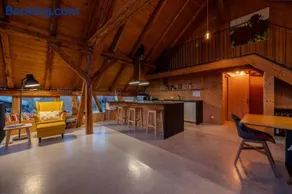 Reichart Apartment - Image 2