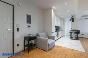 Voula's 2BR Escape Elegant and Stylish Living - Image 5