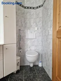 Ruhige Lage - 7 Betten - 2 WC - USt ausweisbar - Netflix - YouTube Premium - Bosch Waschmaschinen und Wäschetrockner - Image 4