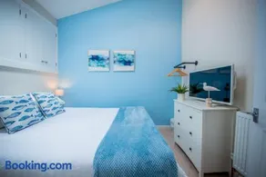 Welcoming Pembrokeshire home, perfect escape for couples, beach 5 mins, doorstep walks - Image 3