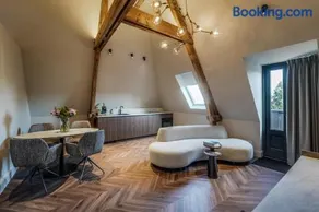 Petite EnSuite - Image 3