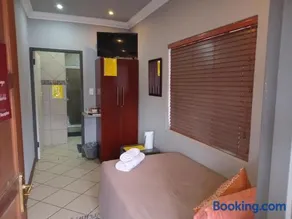 Grand Central Guesthouse - Image 5