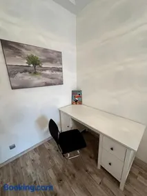 LUXURY apartment in the centre AC Parking Garden - Image 2