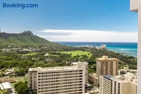 Gorgeous Oean View Penthouse at Waikiki with Parking - Image 2