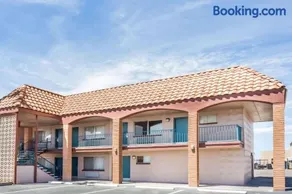 Sunshine Inn - Image 3