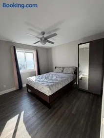Private room in Windsor - Image 1