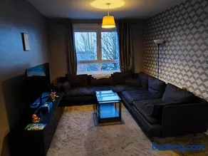 Modern 2-in-1 Retreat for Groups - Image 3