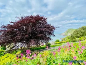 Ocean Terrace, Ilfracombe, 4 bedrooms, Sleeps 8, Stunning Sea Views, Parking, Garden, Pet Friendly - Image 2