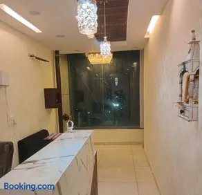 HOTEL CRYSTAL - Comfortable & Smart Rooms By SKY Hotels & Homestays - Image 3